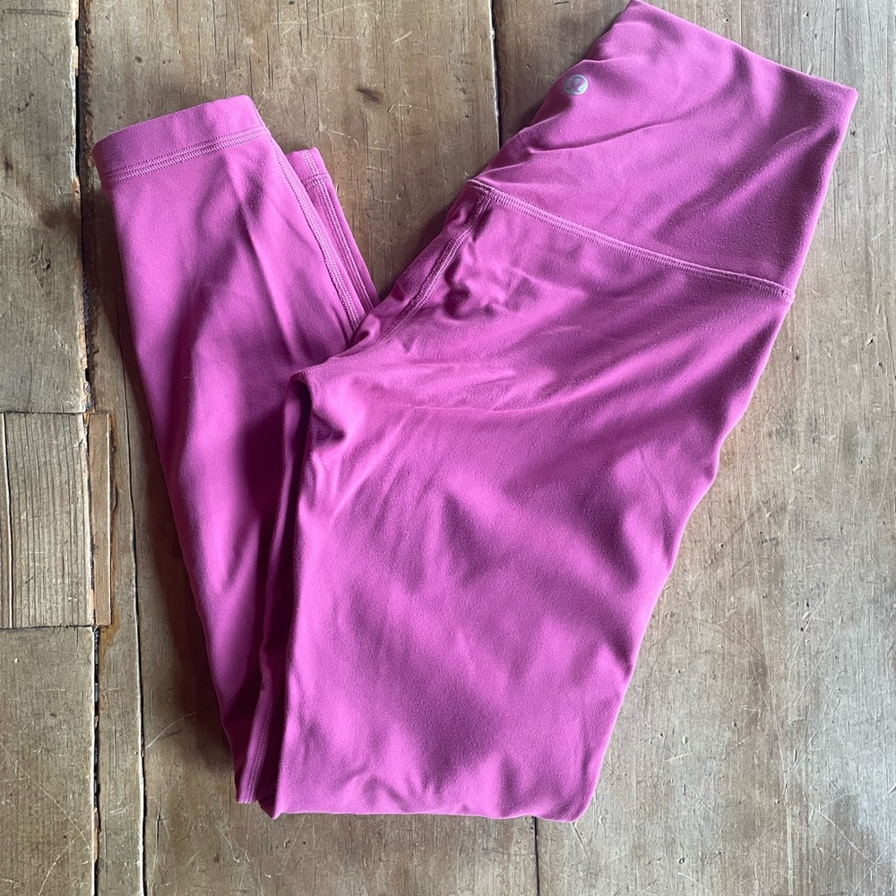 Align HR Pant 25" PLYC 6
Lip gloss pink